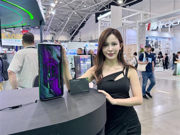 设计完全不拘一格！铭瑄展示RGB液冷RXT 50概念显卡