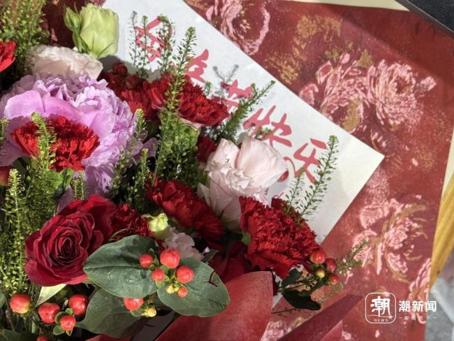 杭州年轻人的母亲节过法太超前了 鲜花与蛋糕预订热潮