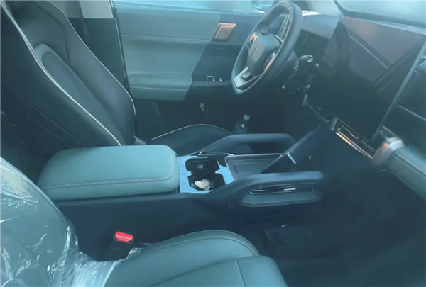 奇瑞iCAR 05实车谍照首次曝光！具备增程动力+超大空间