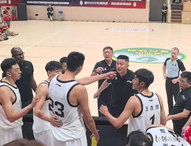 徐昕主动向杜锋致歉 赛后反思错误