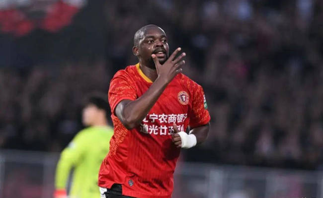 4-2！辽宁笑傲中甲榜首战，23分钟连轰4球打懵重庆，15轮不败3分领跑