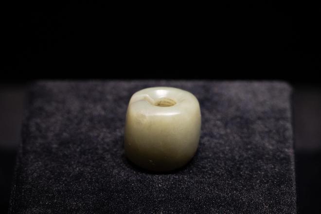 快来看精美的红山文物：玉猪龙玉凤女神头像……｜博物馆巡游