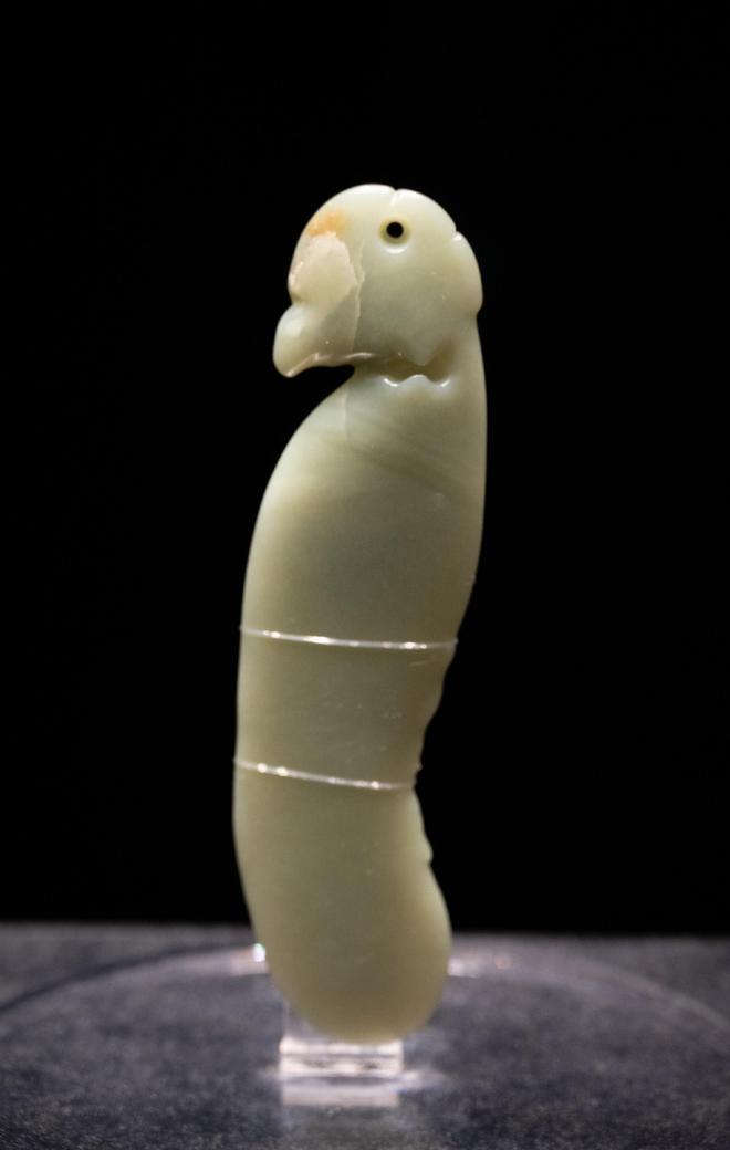 快来看精美的红山文物：玉猪龙玉凤女神头像……｜博物馆巡游