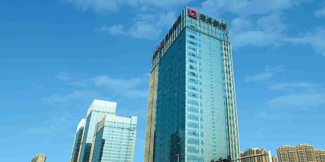 长江潮涌金融“三色” 活水润城沃野生辉