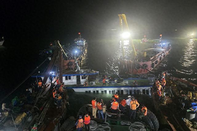已确认35人死亡4人失踪，越南游船倾覆事故最新通报
