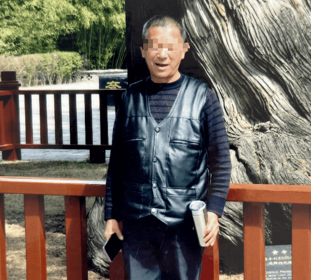 退休教师收110万迁坟款获刑后续：被控敲诈勒索判刑10年将重审 案情扑朔迷离待查