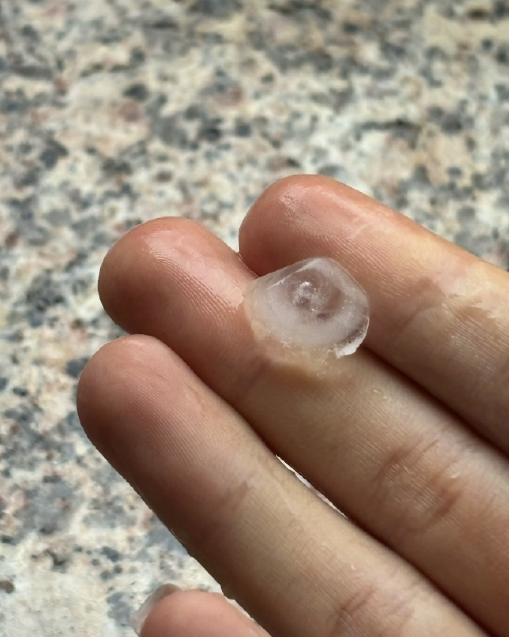39度大热天 杭州居然下冰雹了