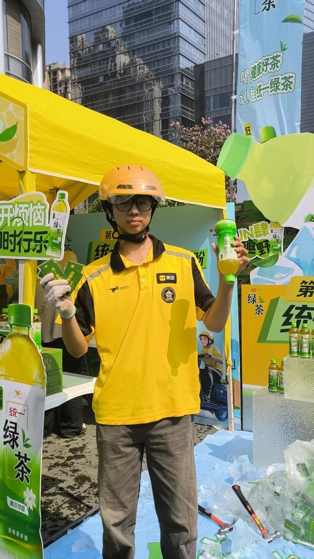 高温不打烊，清凉送到岗