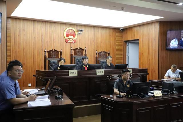 四年侵占40万元优质肉制品，四川一小学11名食堂员工均已获刑，77斤排骨返还被害单位