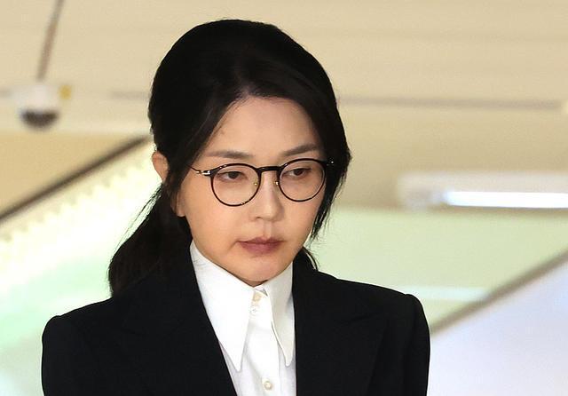 韩国前总统夫人金建希被拘留后第三次接受特检组传唤调查
