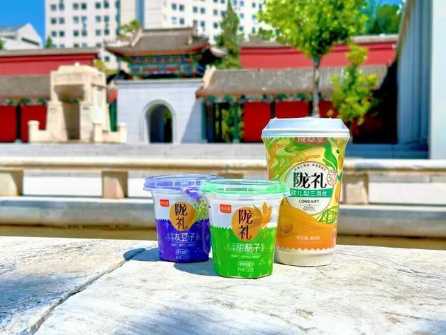 又是别人家的大学！万张门票、甜品美食送新生！
